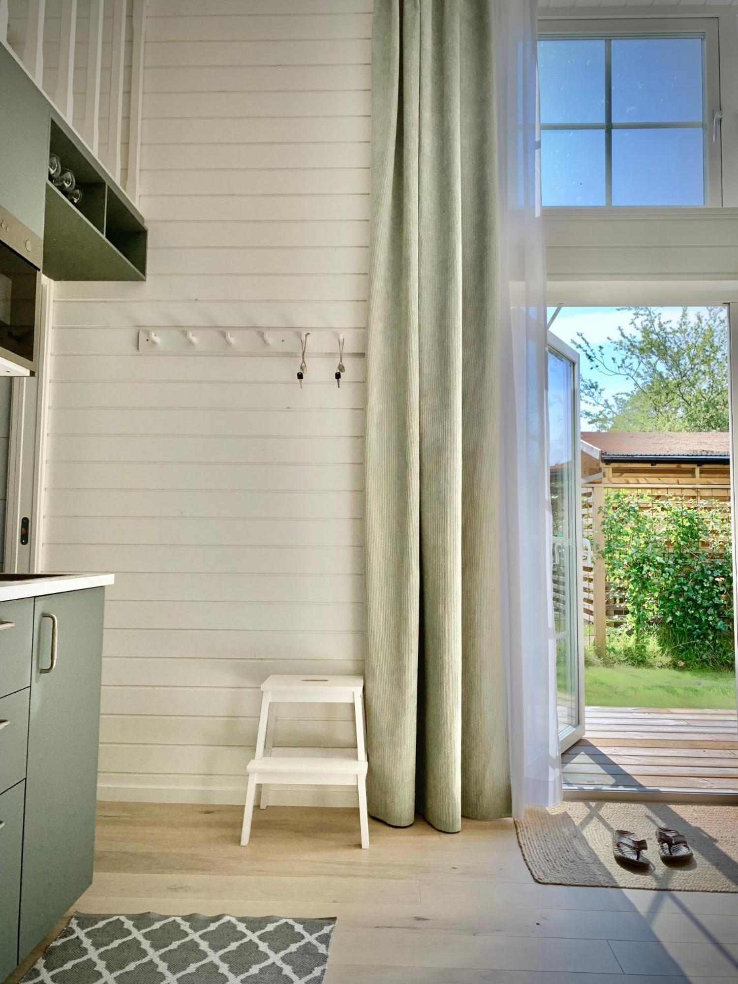 Strandnaera, Pergola, P-Plats I Hoellviken エクステリア 写真